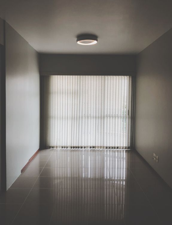 empty room-sofa